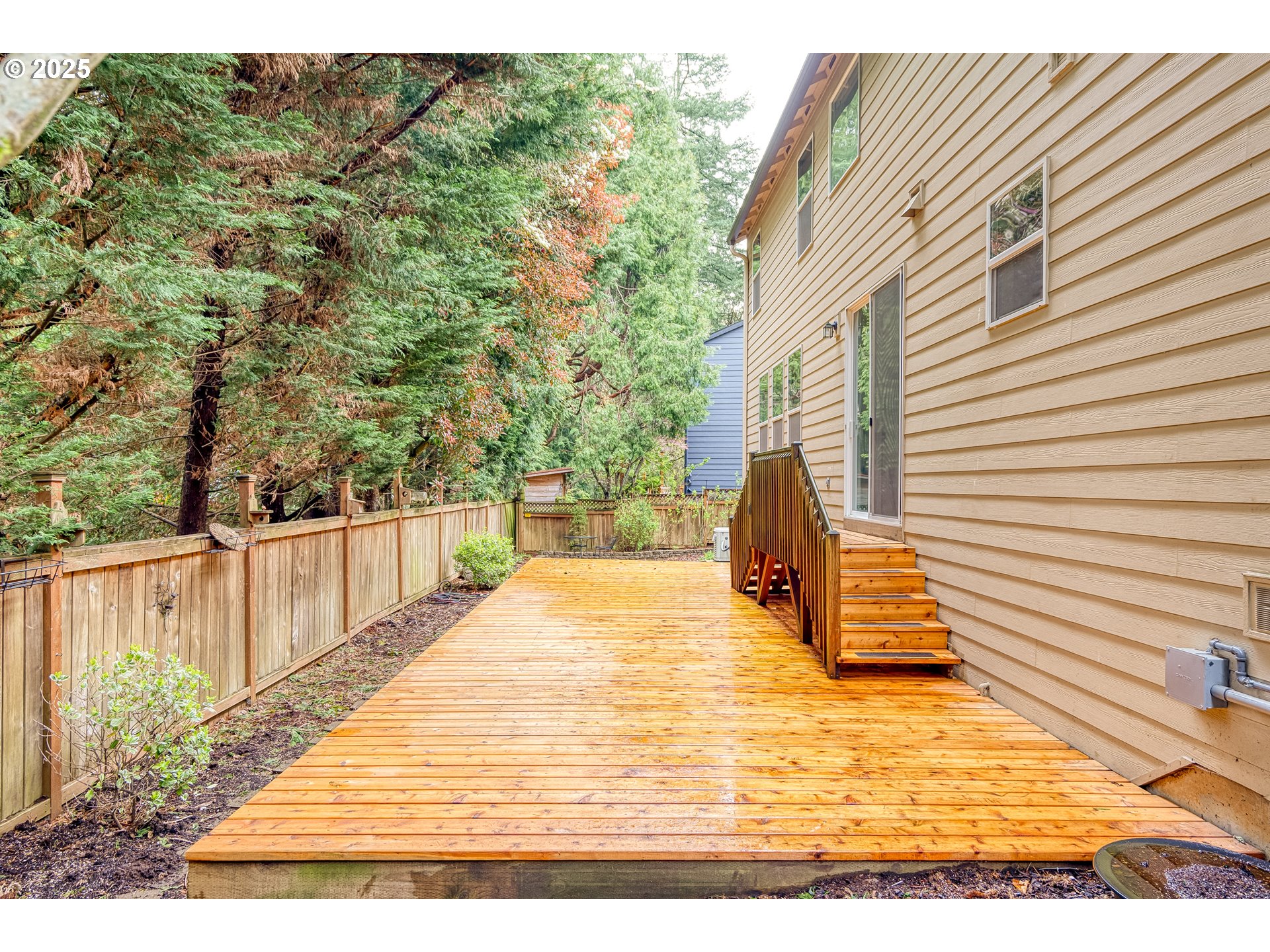 1971 Southwest 19th Terrace Gresham, OR 97080 - Photo 25 of 31 a view of a backyard