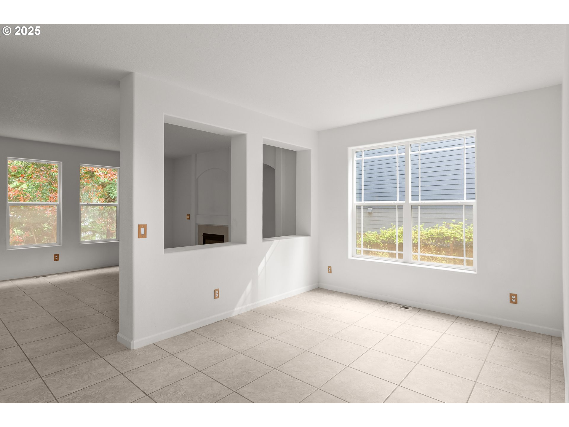 1971 Southwest 19th Terrace Gresham, OR 97080 - Photo 9 of 31 a view of an empty room with window