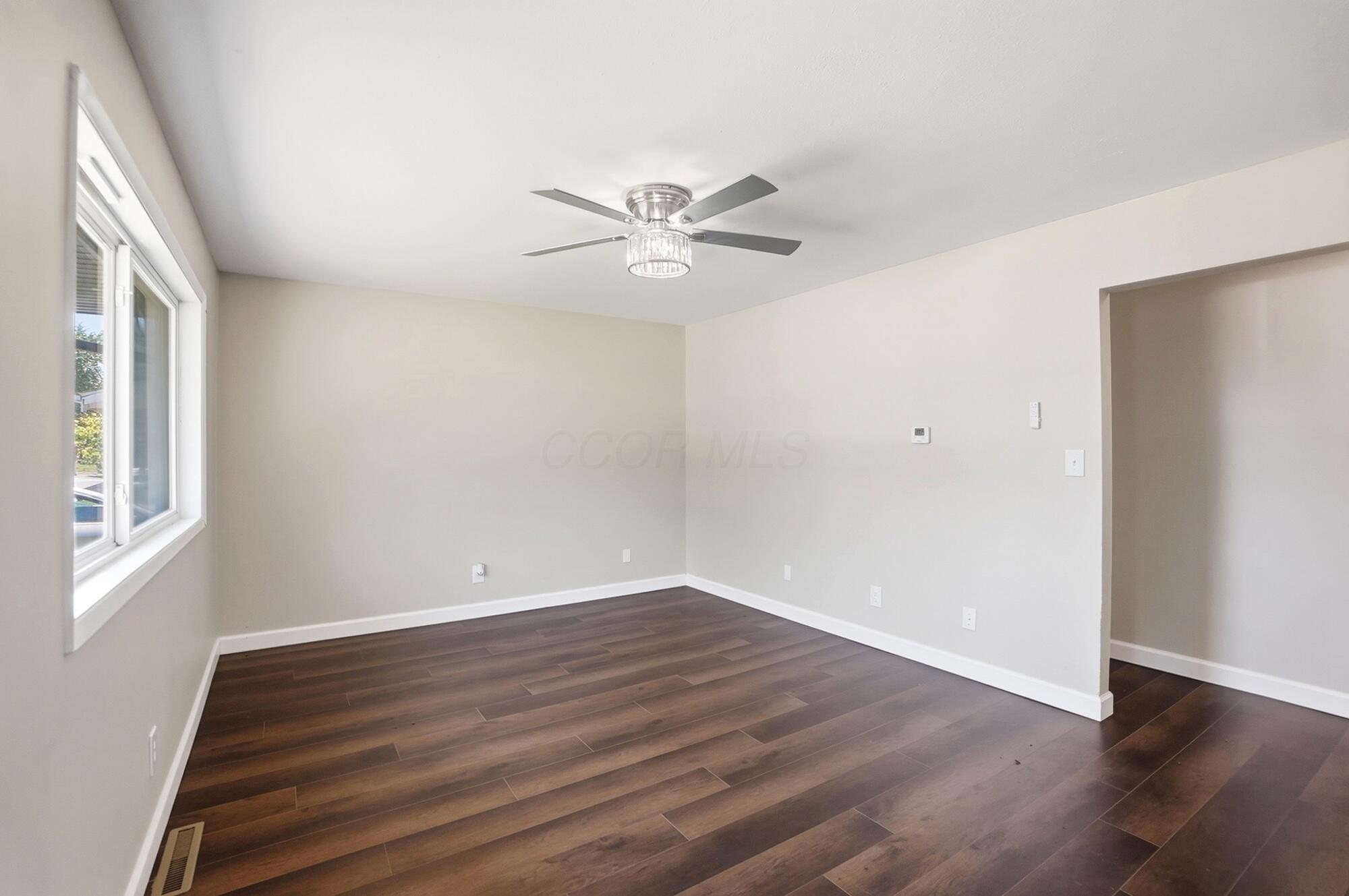 3559 Wyncote Road Columbus, OH 43232 - Photo 3 of 30