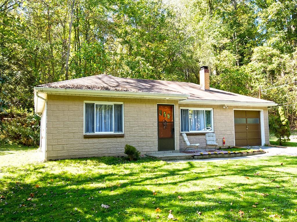 39 McMichael Road Carnegie, PA 15106 - Photo 1 of 17 Gallery Image 1