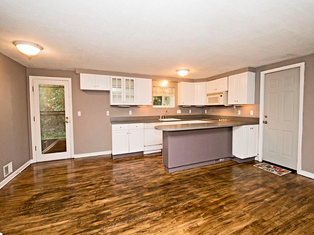 39 McMichael Road Carnegie, PA 15106 - Photo 3 of 17 Gallery Image 3