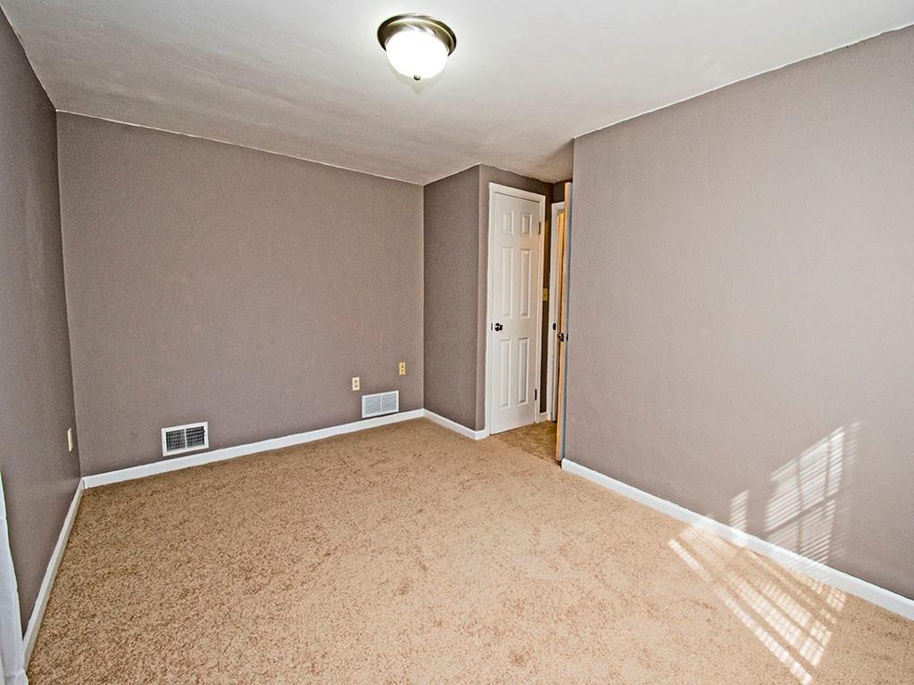 39 McMichael Road Carnegie, PA 15106 - Photo 10 of 17 Gallery Image 10