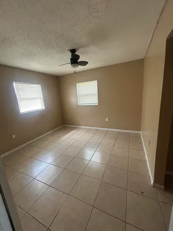 $1,500 | 8657 64th Court, Vero Beach, FL 32967