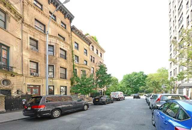 $7,360,000 | 318 West 75th Street | Upper West Side