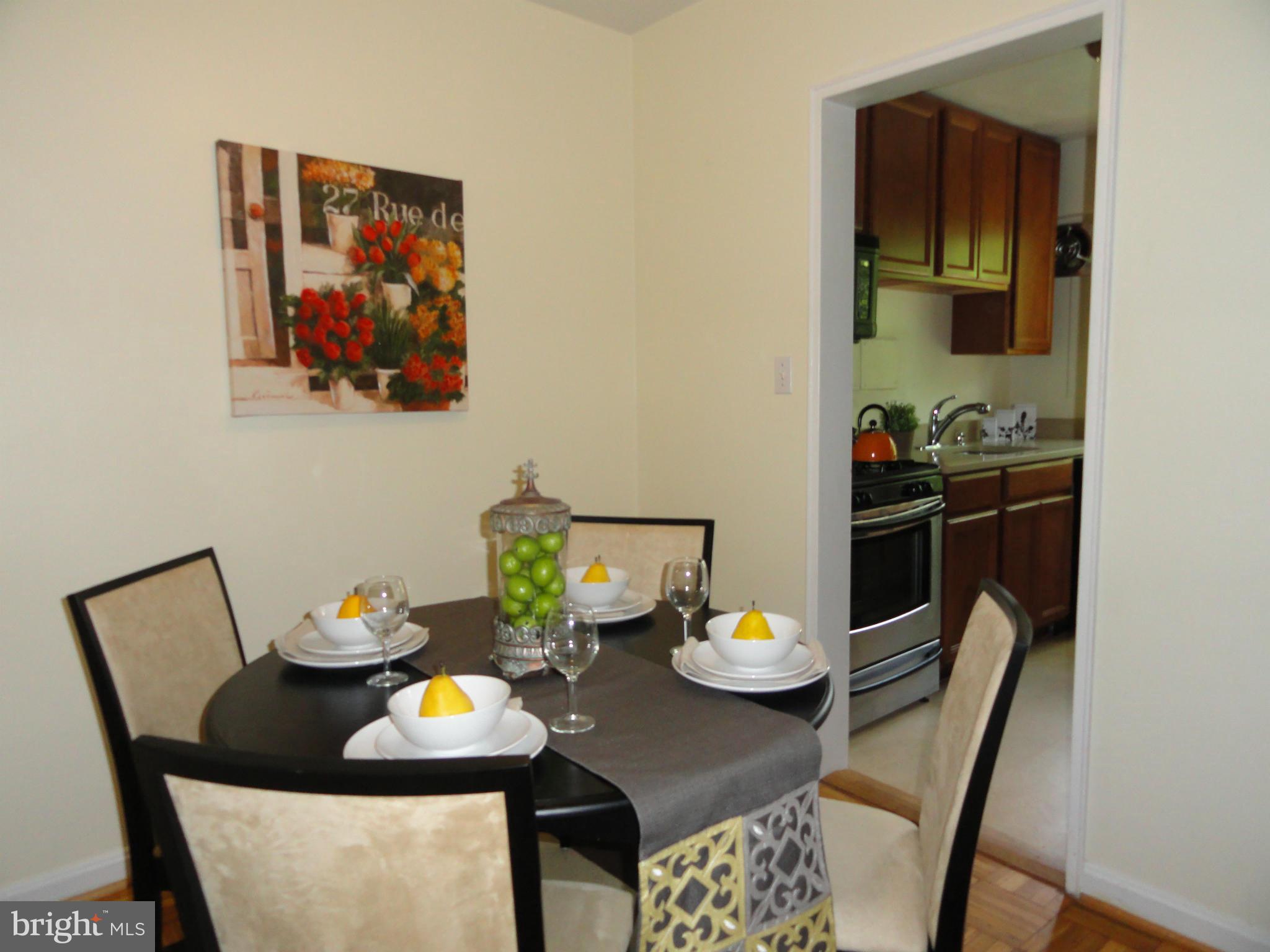 3901 Tunlaw Road Northwest, Unit 701 Washington, DC 20007 - Photo 18 of 29 Dining Room