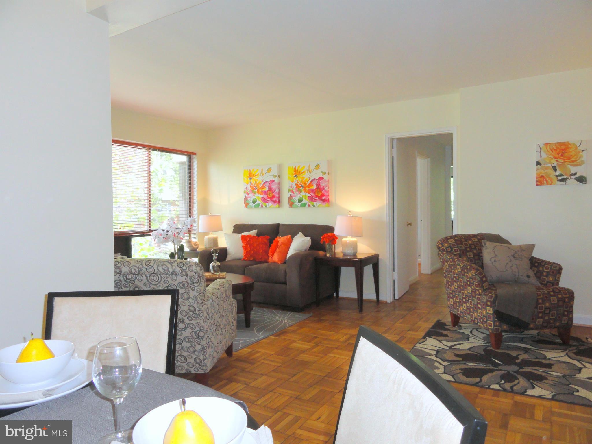 3901 Tunlaw Road Northwest, Unit 701 Washington, DC 20007 - Photo 23 of 29 View of Living Room