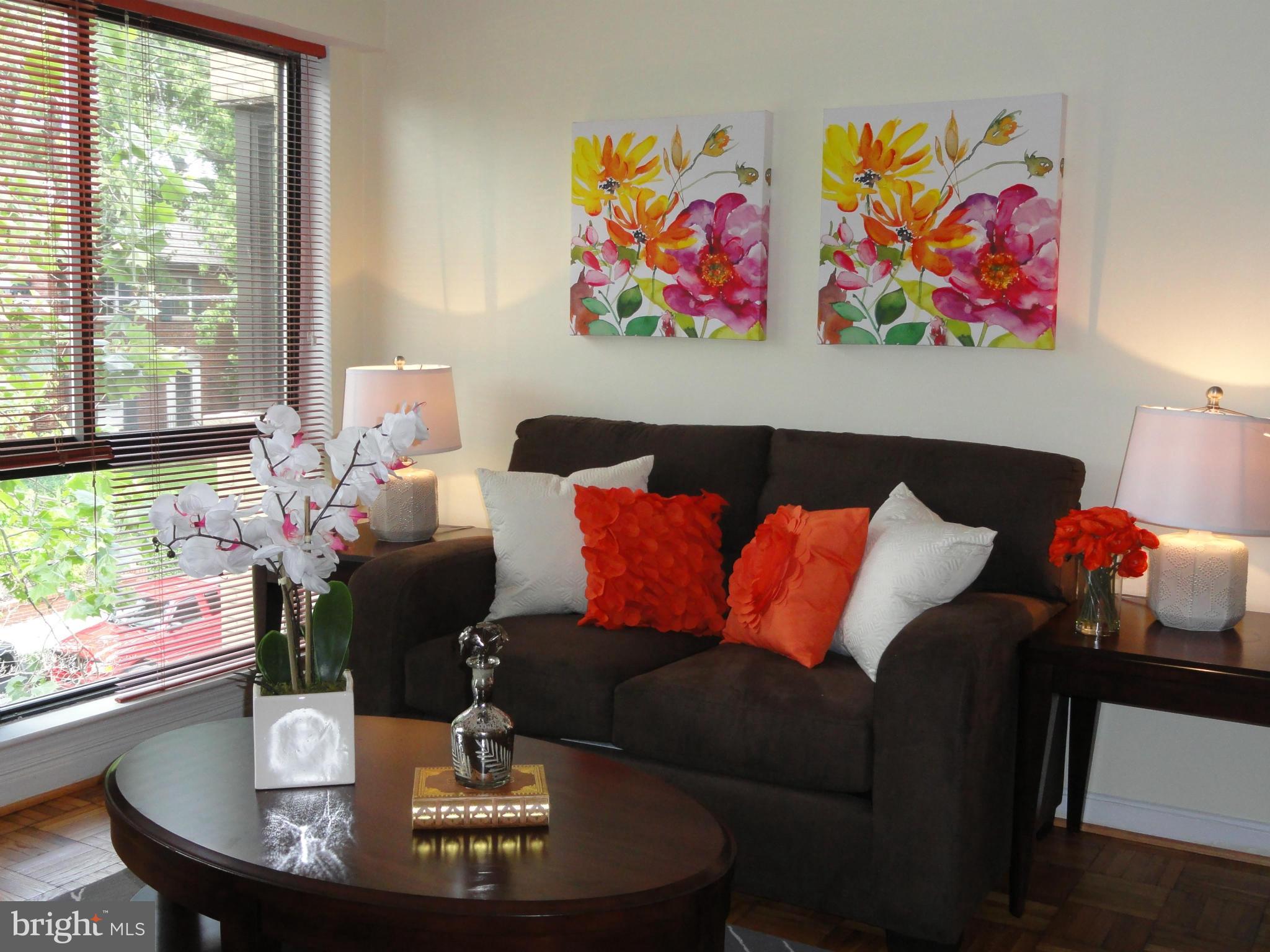 3901 Tunlaw Road Northwest, Unit 701 Washington, DC 20007 - Photo 26 of 29 Living Room: Wonderful Light