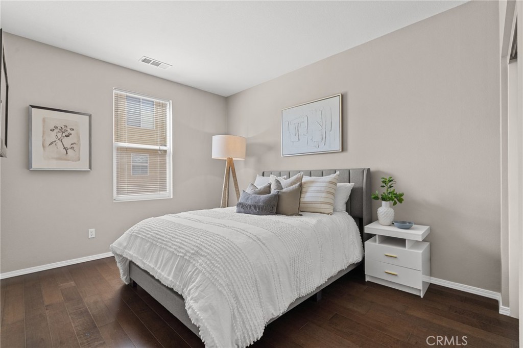 5321 Ocean, Unit 101 Hawthorne, CA 90250 - Photo 18 of 36 a bedroom with a bed and a window