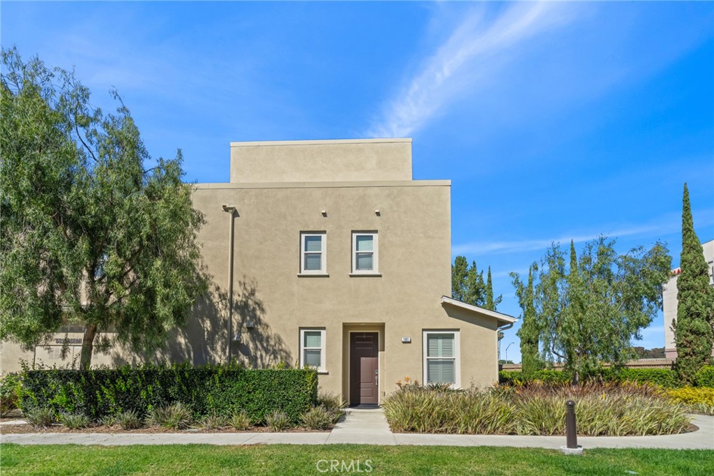 5321 Ocean, Unit 101 Hawthorne, CA 90250 - Photo 24 of 36 a front view of a house with garden