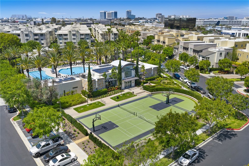 5321 Ocean, Unit 101 Hawthorne, CA 90250 - Photo 32 of 36 a view of a city