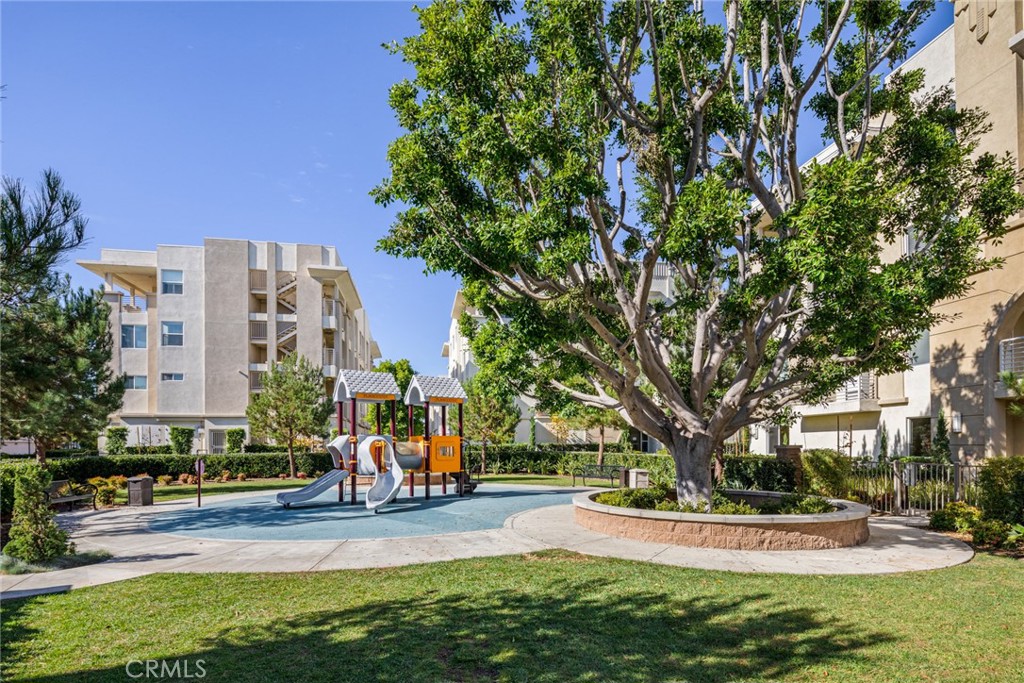 5321 Ocean, Unit 101 Hawthorne, CA 90250 - Photo 35 of 36 a view of a building with a yard