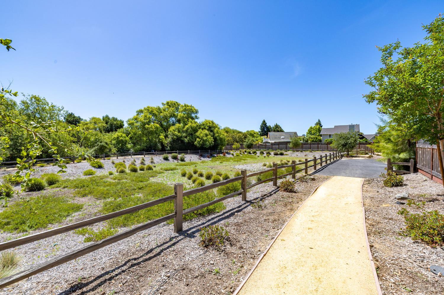 1273 Del Rancho Way Petaluma, CA 94954 - Photo 22 of 25
