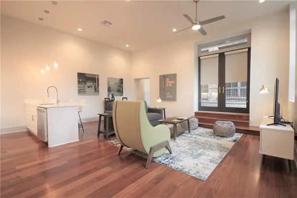 $2,600 | 820 Union Street, Unit 203, New Orleans, LA 70112