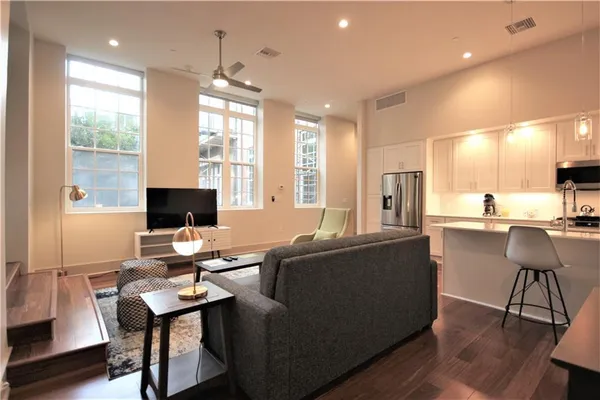 $2,600 | 820 Union Street, Unit 203, New Orleans, LA 70112