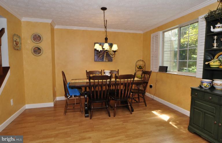 1652 Barnstead Drive Reston, VA 20194 - Photo 18 of 28 Kitchen