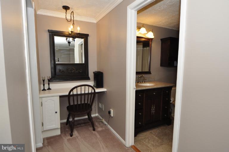 1652 Barnstead Drive Reston, VA 20194 - Photo 19 of 28 Bath