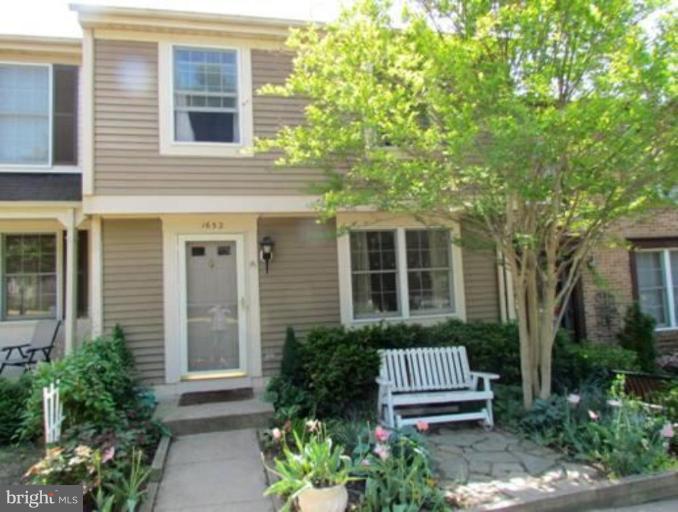 1652 Barnstead Drive Reston, VA 20194 - Photo 28 of 28 Exterior (Main)