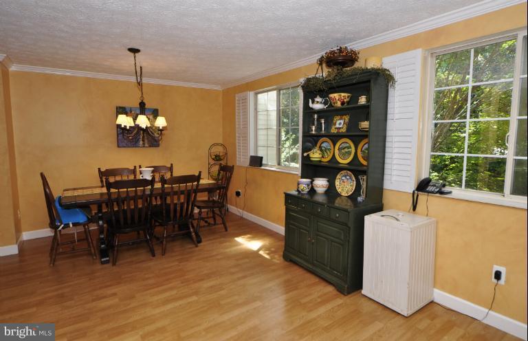 1652 Barnstead Drive Reston, VA 20194 - Photo 6 of 28 Kitchen