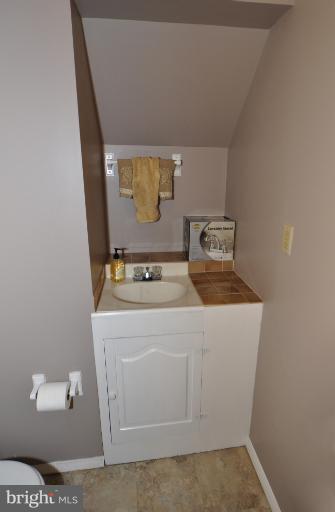 1652 Barnstead Drive Reston, VA 20194 - Photo 8 of 28 Interior (General)