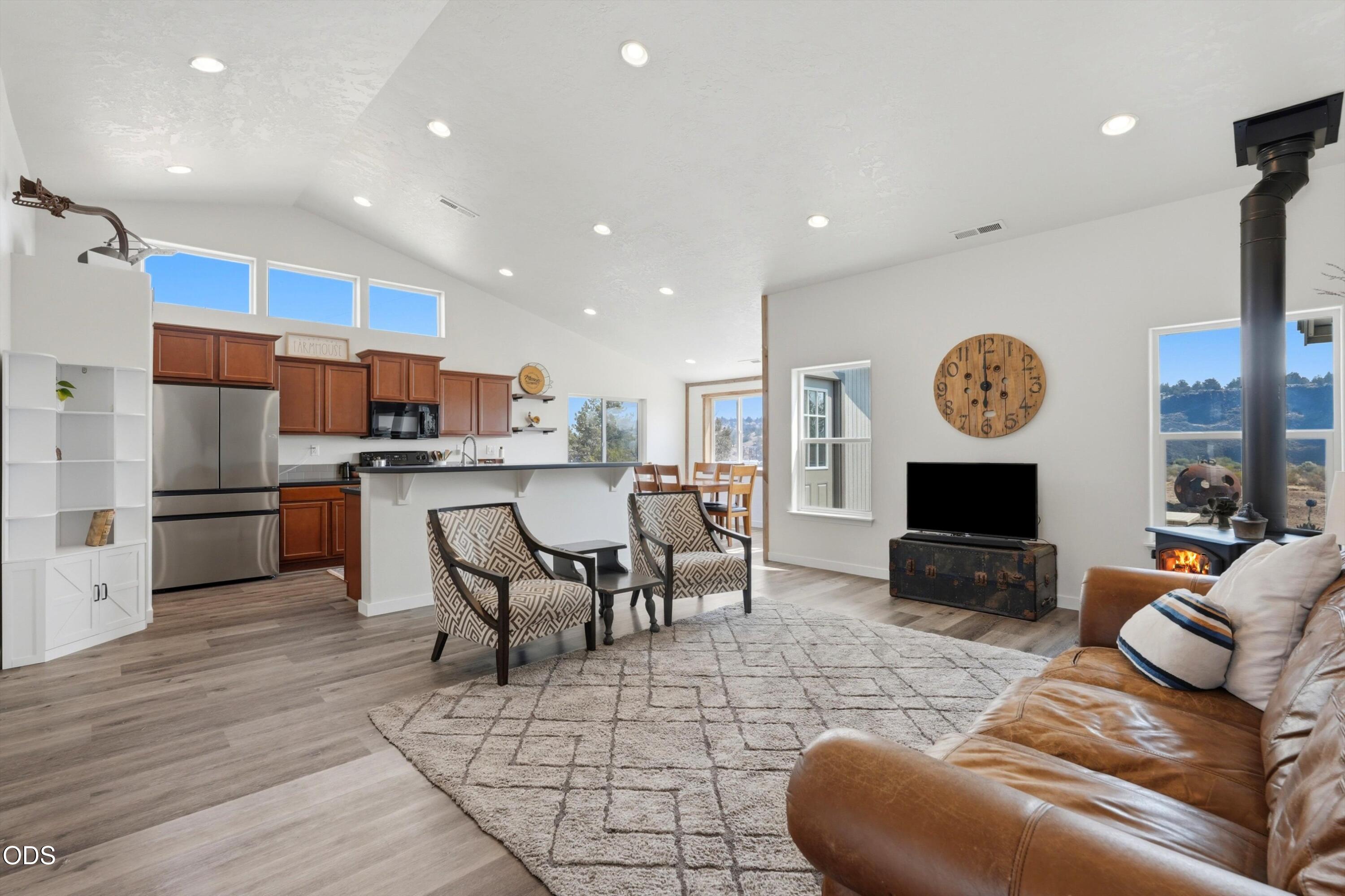 4819 Southwest Trout Road Terrebonne, OR 97760 - Photo 11 of 57 Gallery Image 11