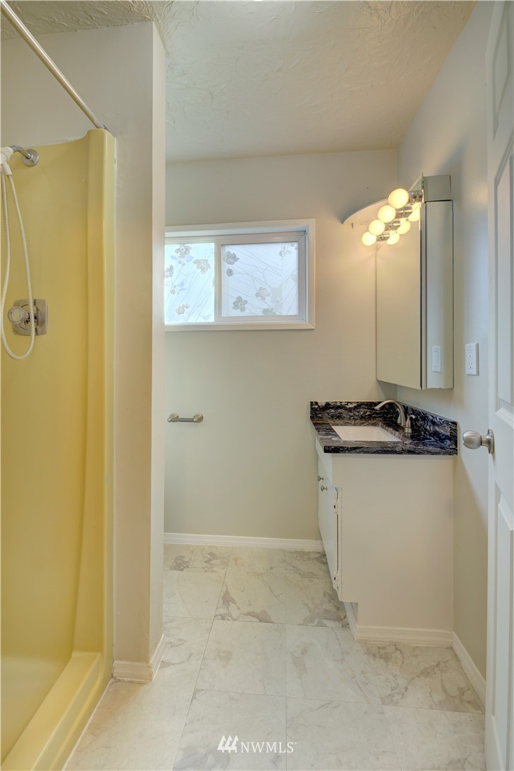 14545 Cedar Grove Road Southeast Issaquah, WA 98027 - Photo 22 of 40 Gallery Image 22