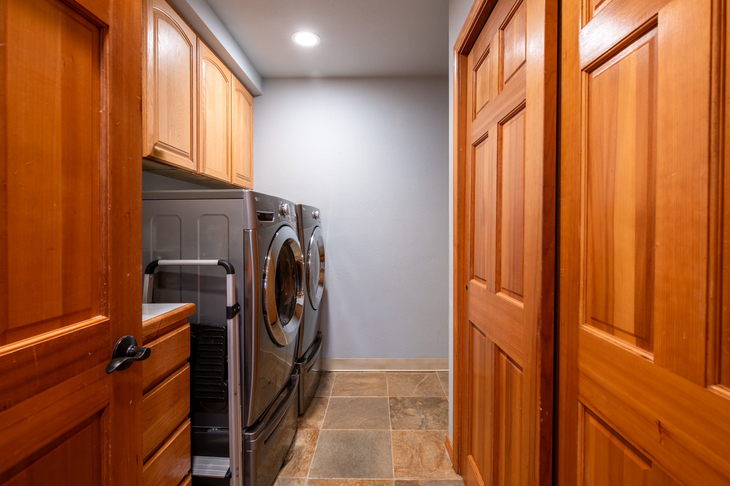 68-1655 Alana Street Waikoloa, HI 96738 - Photo 7 of 20 a utility room with dryer and washer