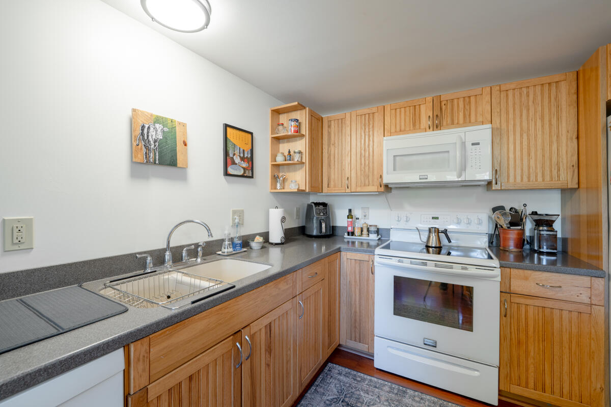 67 Winter Street Topsham, ME 04086 - Photo 15 of 103 67 Winter-050