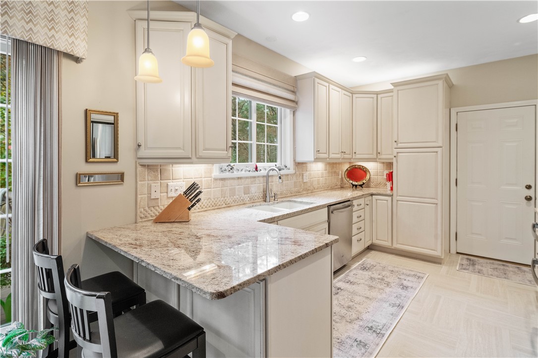 129 Locust Valley Road Exeter, RI 02822 - Photo 6 of 50