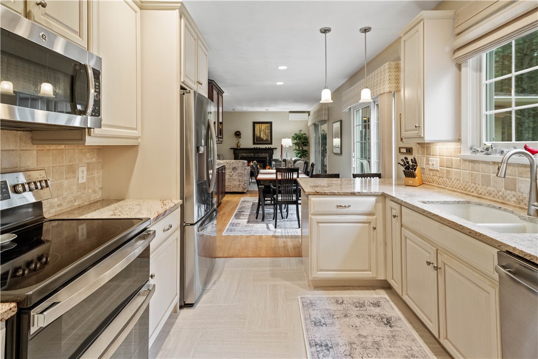 129 Locust Valley Road Exeter, RI 02822 - Photo 8 of 50