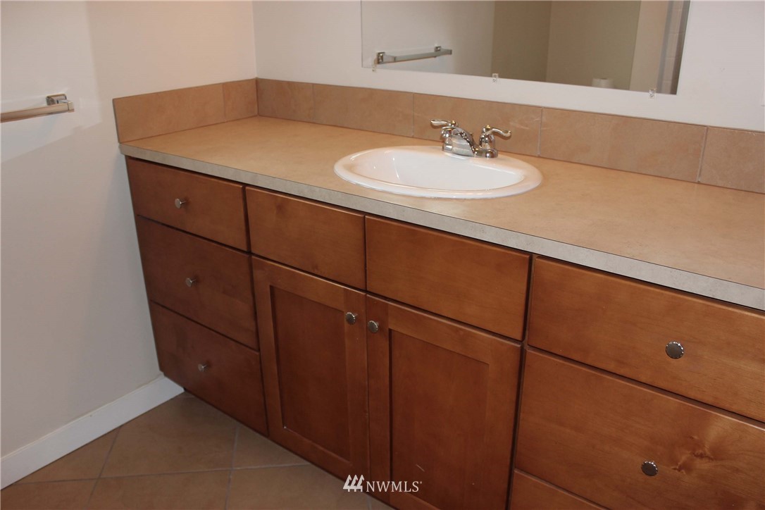 2811 Russell Road Centralia, WA 98531 - Photo 17 of 22 Gallery Image 17