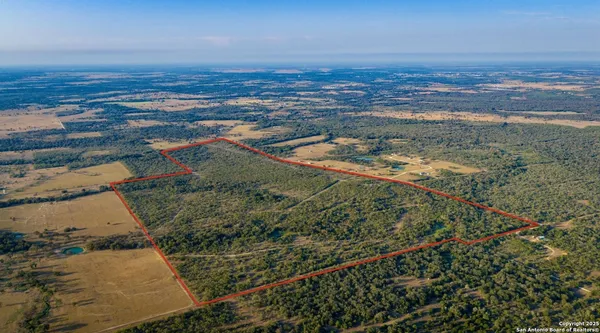 $3,378,187 | 916 County Road 421, Waelder, TX 78959