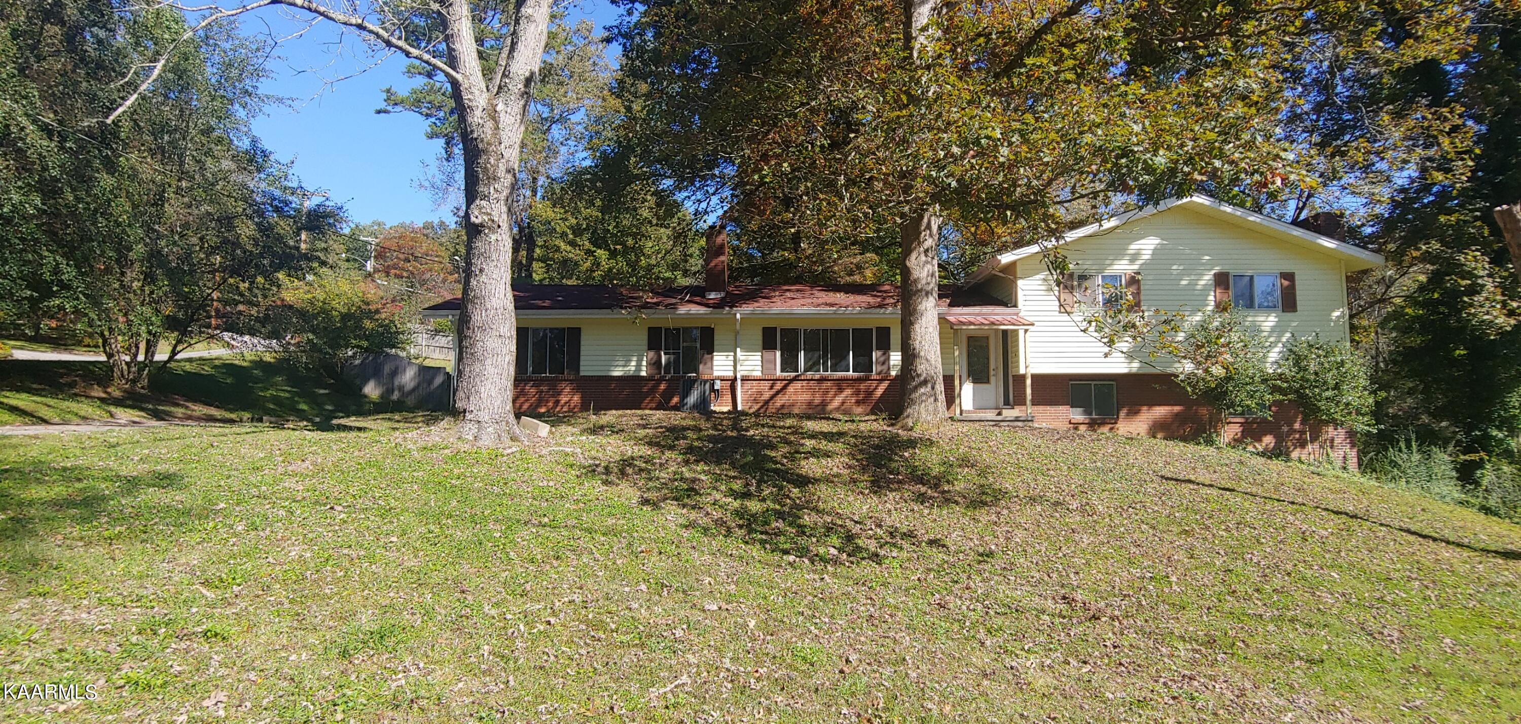 126 Miramar Circle Oak Ridge, TN 37830 - Photo 1 of 21 1019211201