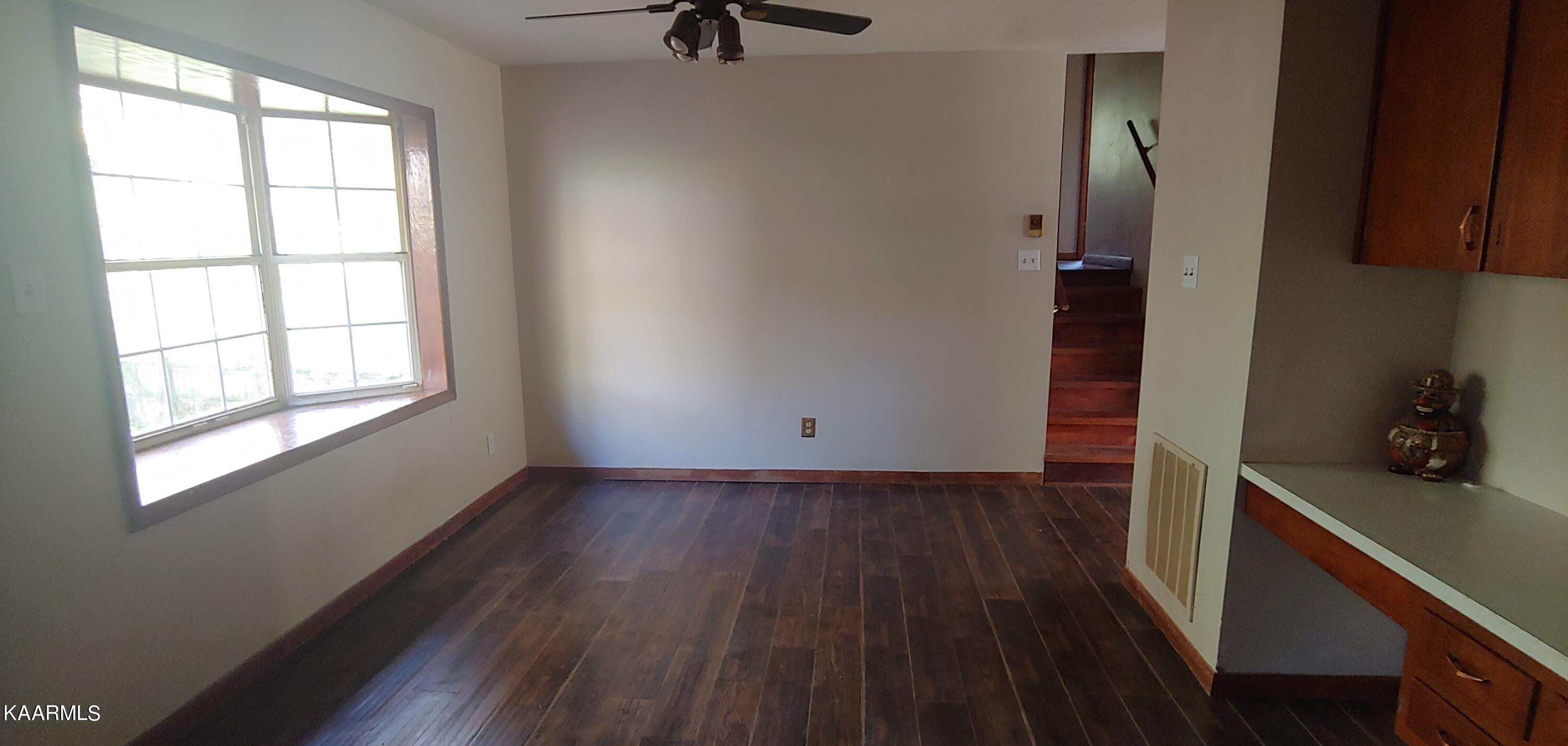 126 Miramar Circle Oak Ridge, TN 37830 - Photo 4 of 21 1019211145_HDR