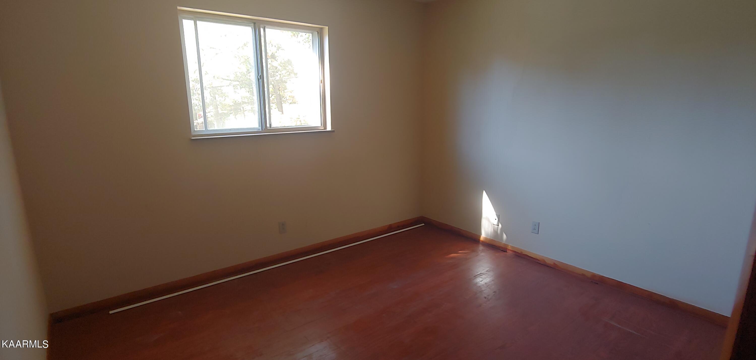 126 Miramar Circle Oak Ridge, TN 37830 - Photo 6 of 21 1019211147_HDR