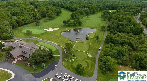 $14,900 | 32 Lake Valley Drive, Unit B, Hazleton, PA 18202