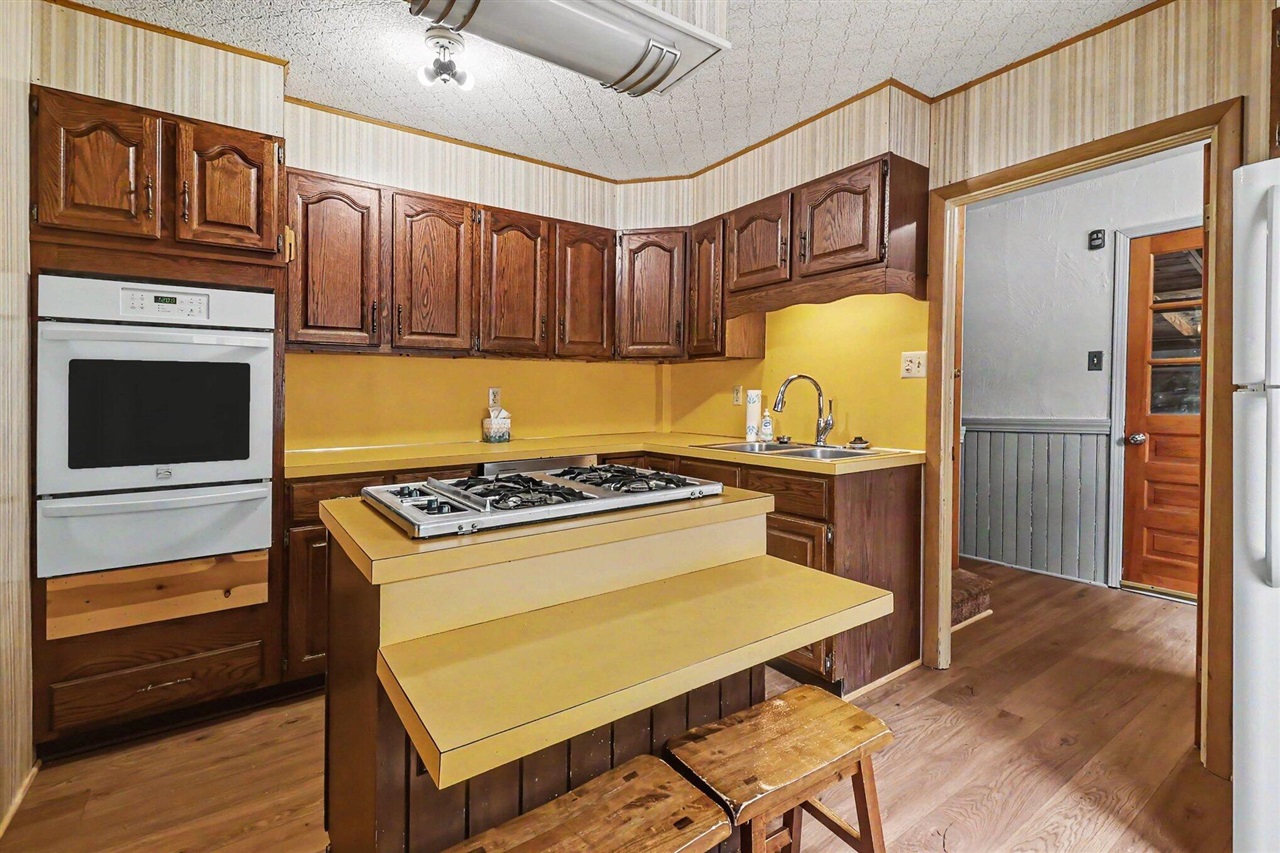 286 3rd Street Manistee, MI 49660 - Photo 16 of 27