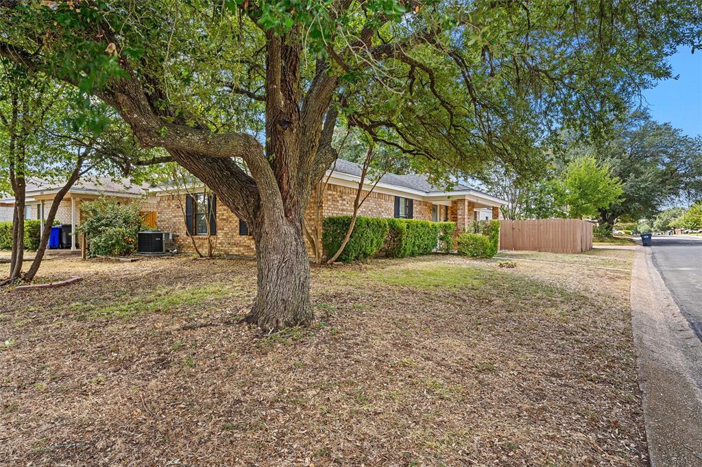 1301 Chapel Creek Road Waco, TX 76712 - Photo 2 of 26 Gallery Image 2
