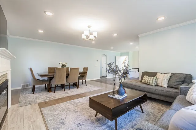 $285,000 | 24 Briar Lane, Irondequoit, NY 14622