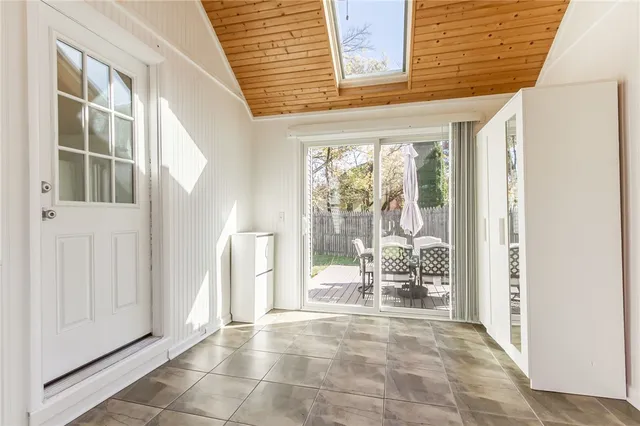 $285,000 | 24 Briar Lane, Irondequoit, NY 14622