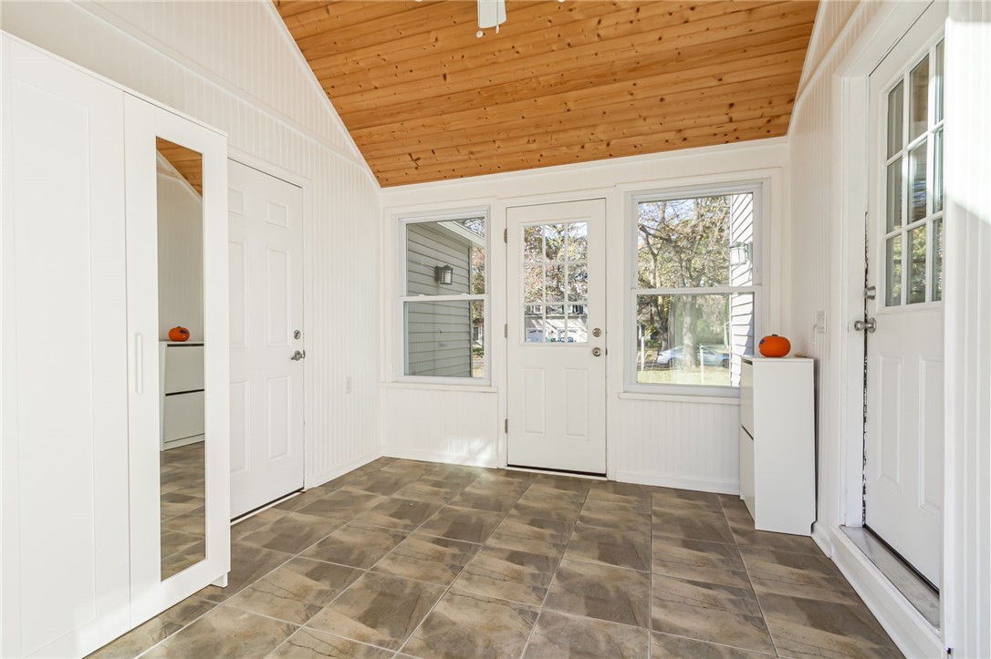 24 Briar Lane Irondequoit, NY 14622 - Photo 6 of 34