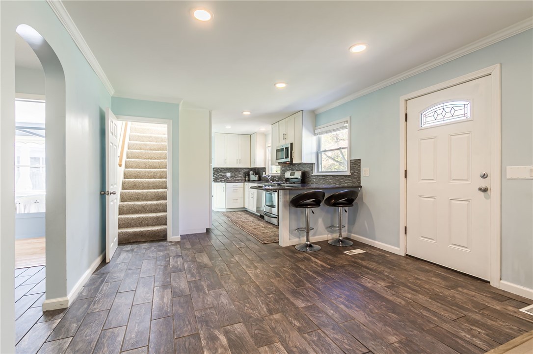 24 Briar Lane Irondequoit, NY 14622 - Photo 10 of 34