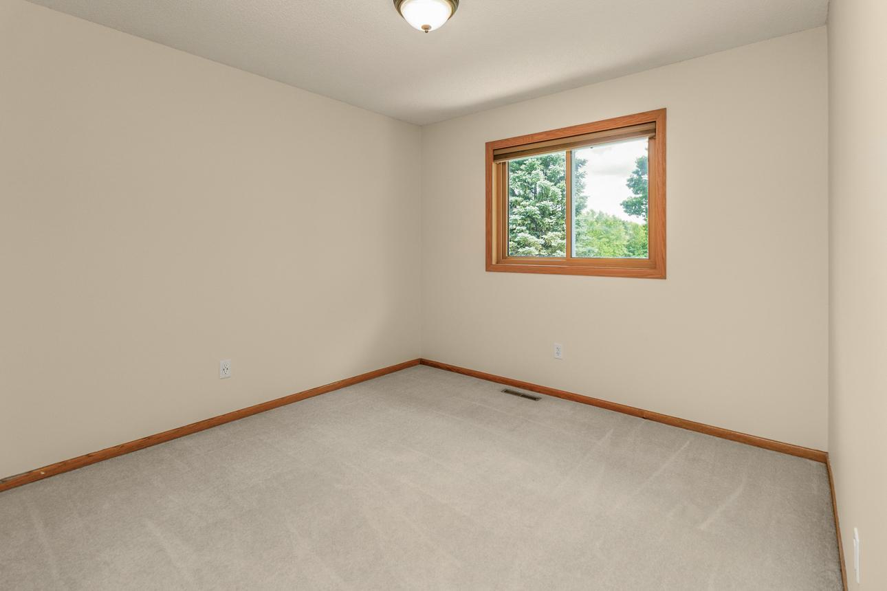 4693 Heather Ridge Road North St. Paul, MN 55128 - Photo 18 of 39