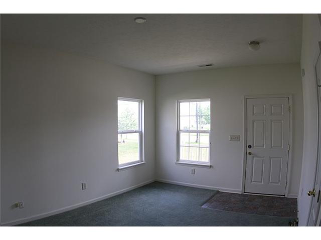 173 Rambling Road Greenfield, IN 46140 - Photo 3 of 20