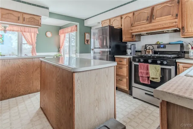 $324,900 | 215 William Street, Cape Vincent, NY 13618