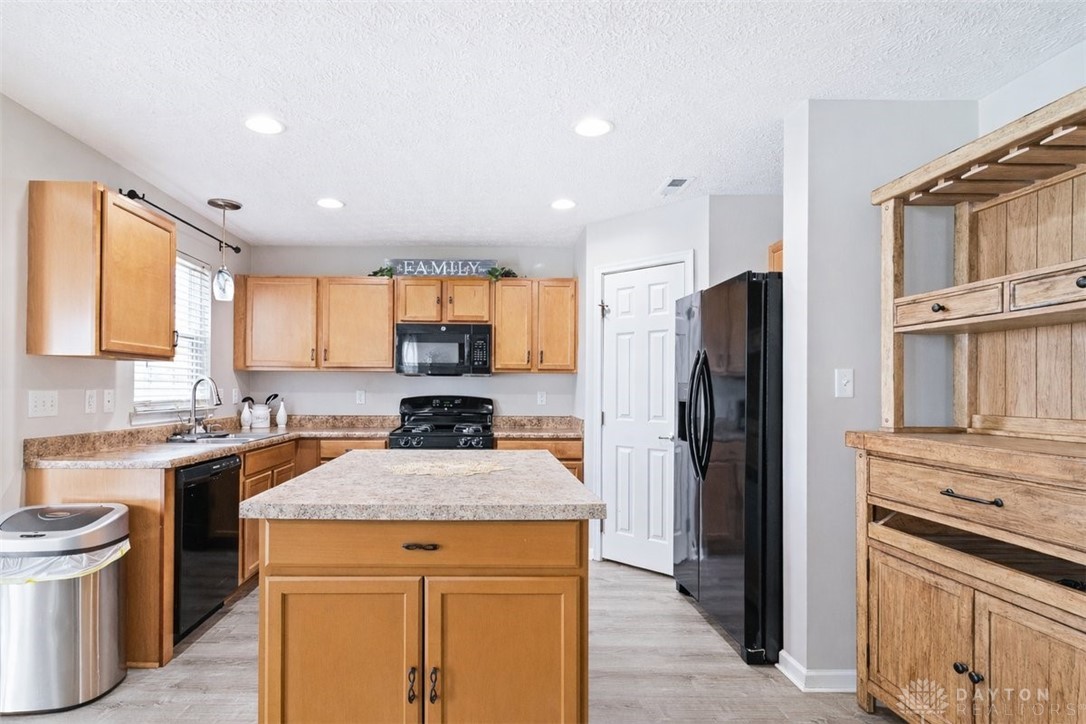 2063 Matt Way Riverside, OH 45424 - Photo 8 of 37 Kitchen