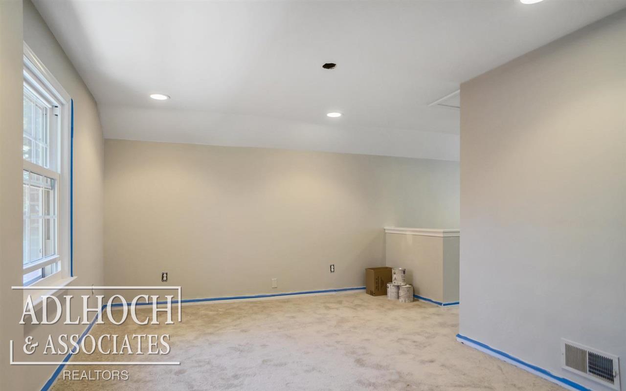 412 Lothrop Road Grosse Pointe Farms, MI 48236 - Photo 21 of 29