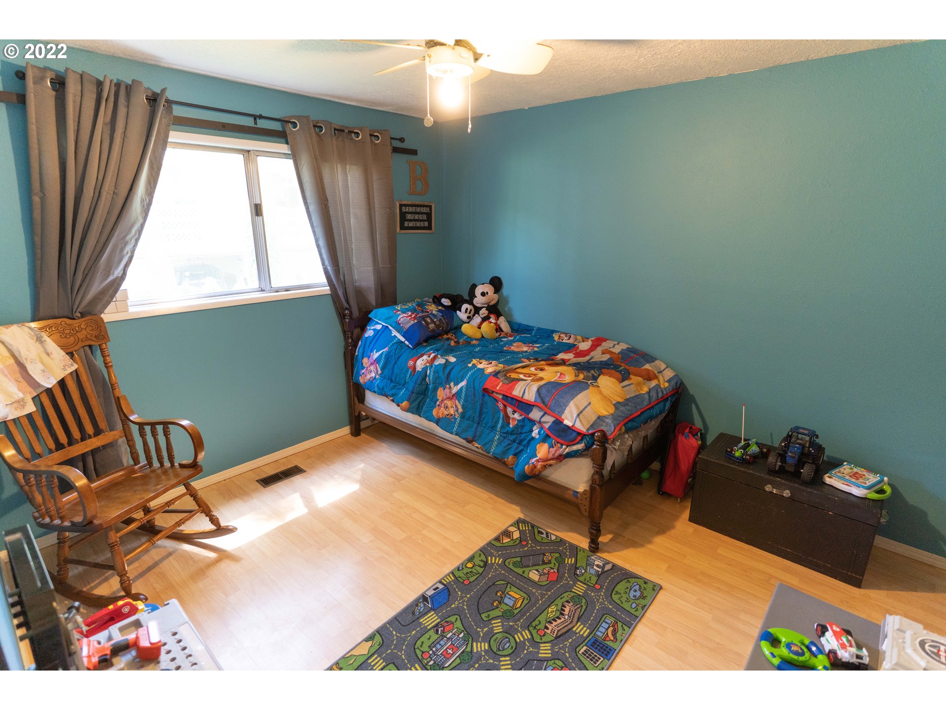 39400 Idleman Street Sandy, OR 97055 - Photo 8 of 15 a bedroom with a bed and window