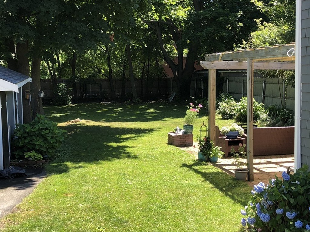 9 Friendly Street Fairhaven, MA 02719 - Photo 23 of 27