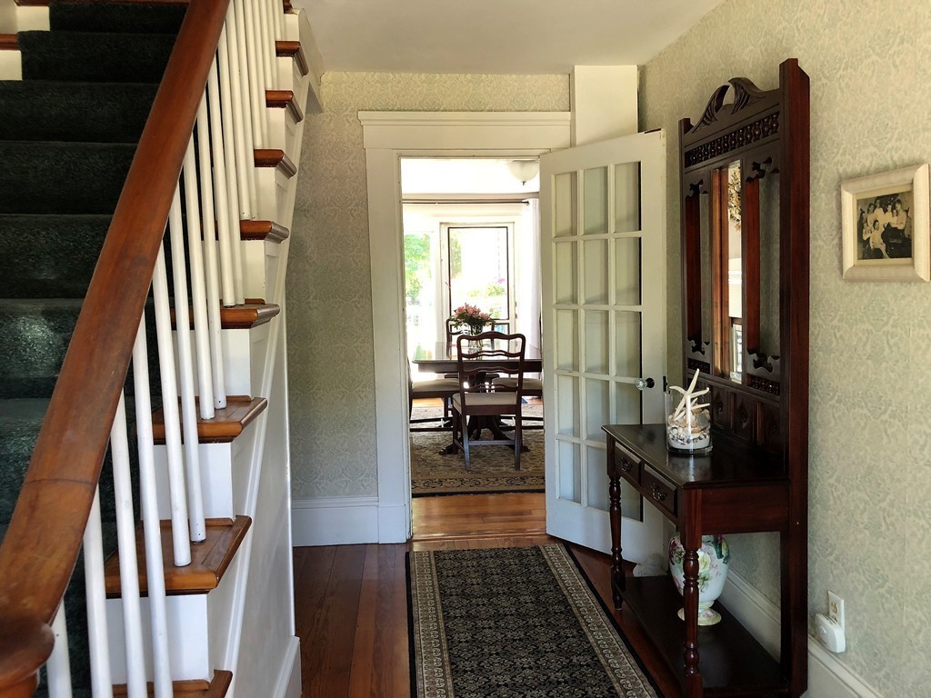 9 Friendly Street Fairhaven, MA 02719 - Photo 3 of 27