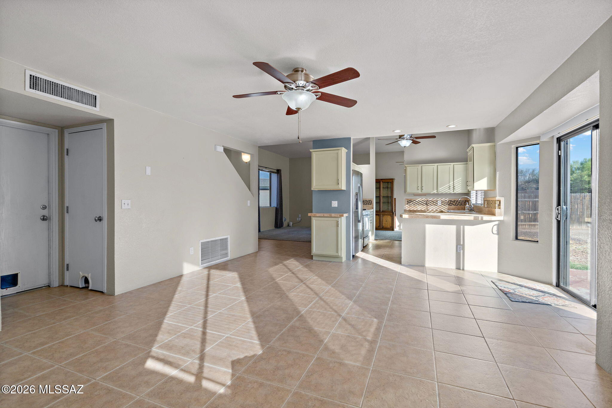 2663 West Fanbrook Road Tucson, AZ 85741 - Photo 21 of 36 Living Rm to Laundry